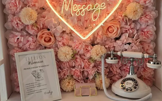 Budka telefoniczna - telefon życzeń