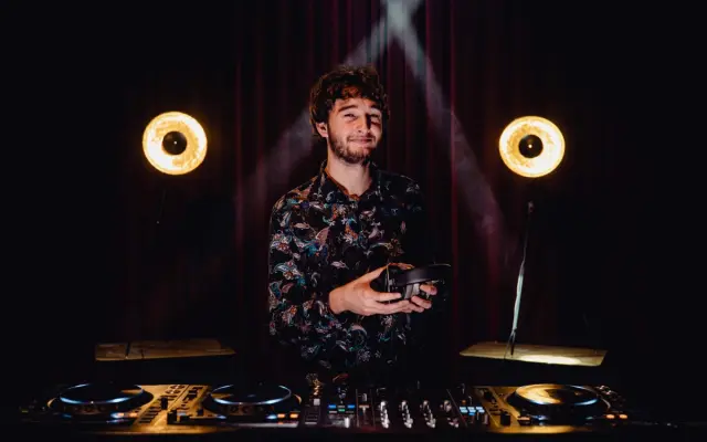 Sebastian Smoleń Music