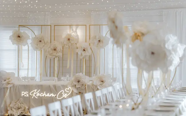 Wypożyczamy gotowe kompozycje wraz z usługą montażu - zaplanuj swój wyjątkowy dzień razem z nami. Serdecznie zapraszamy! 🌸❤️