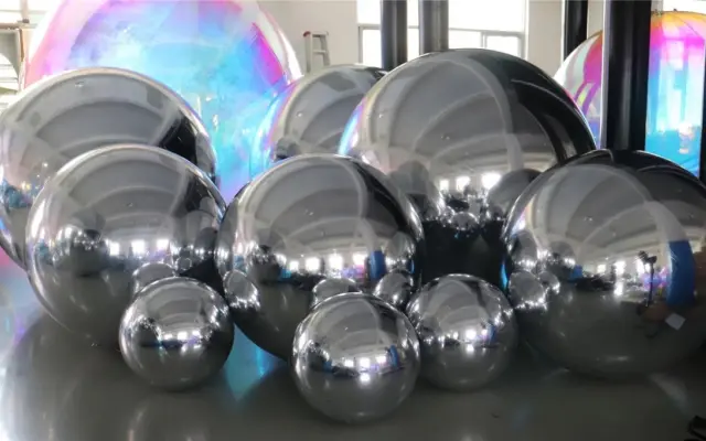 Kule lustrzane giganty