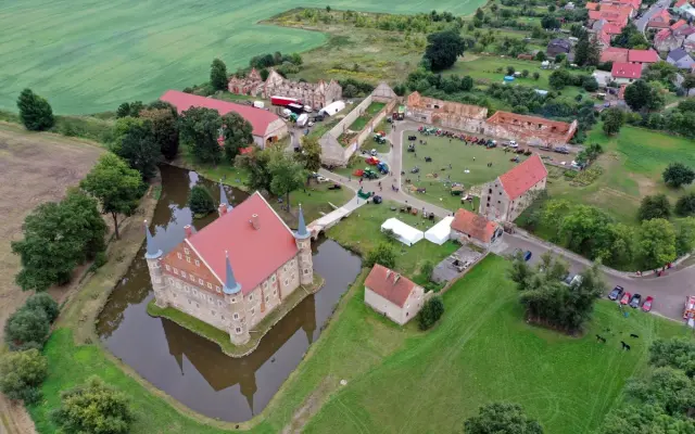 Wesele w zabytkowym folwarku